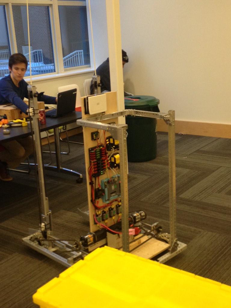 BlakeBearbotics's tweet photo. Drive team working hard! http://t.co/Vqe3c7xm2y