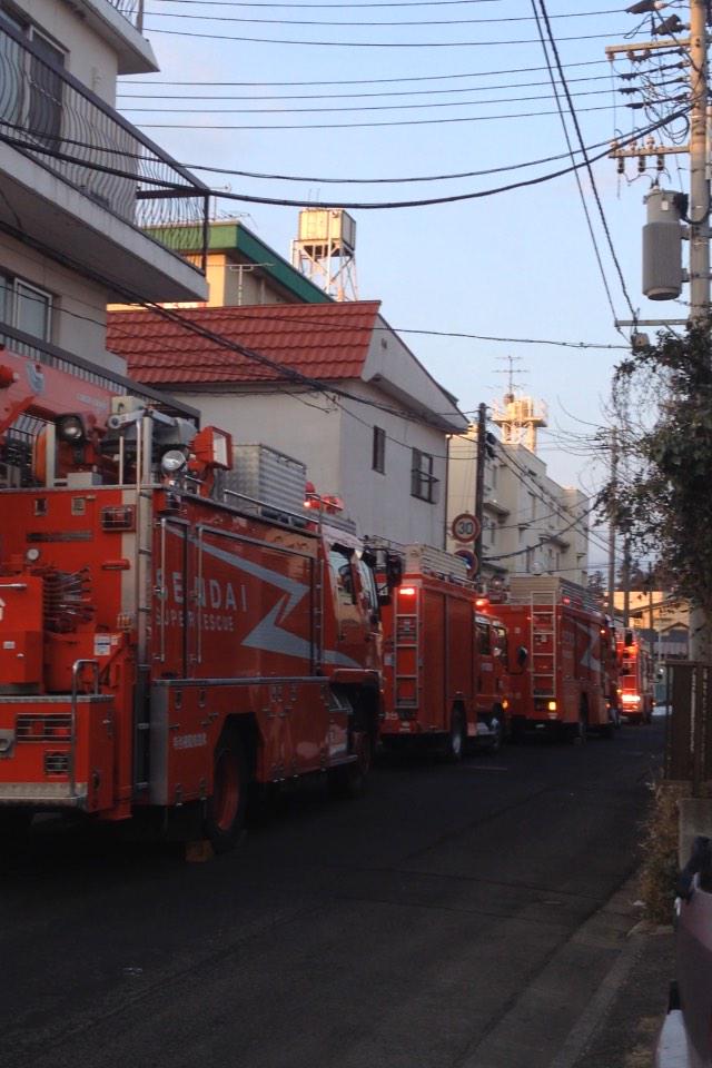 qomolangma8848's tweet image. 仙台市青葉区八幡二丁目で、ガス漏れ⁉︎
消防車4台、救急車1台、パトカー1台、ガス局の車1台出動。