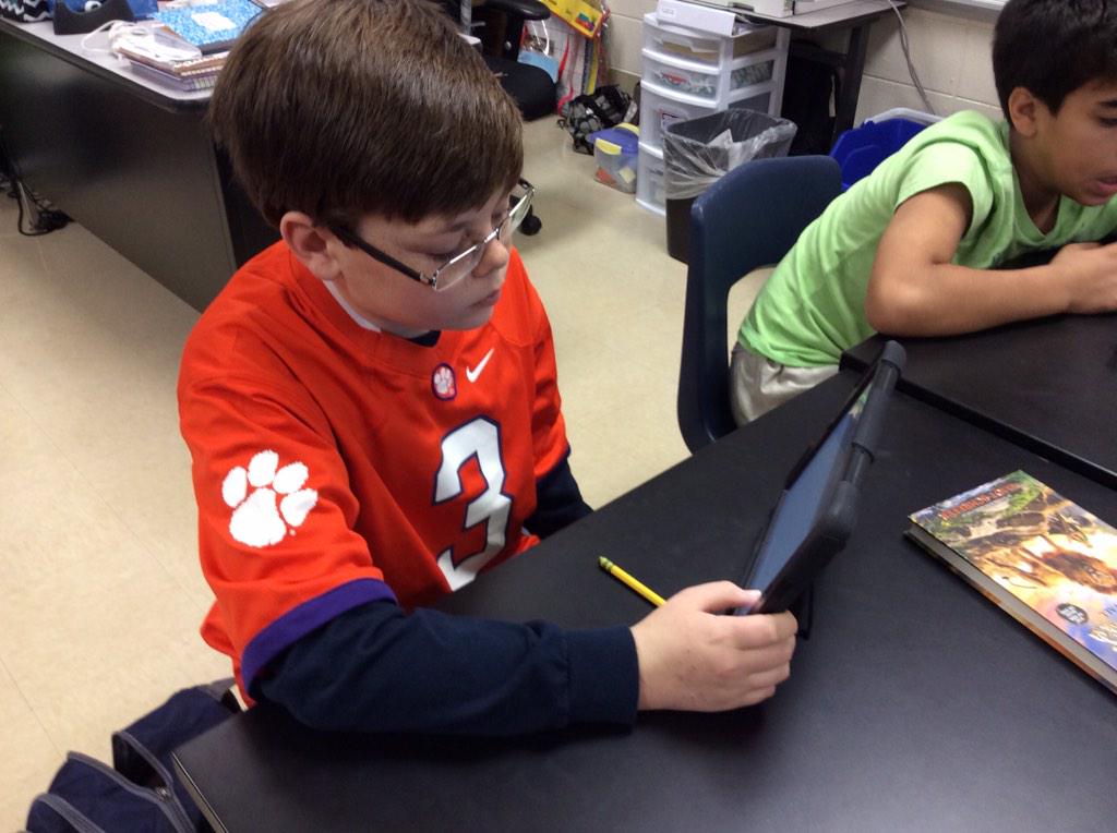 loridchapman's tweet photo. WES 5th graders use Quizlet to prepare for science. @guntk #a1digitalinnovation http://t.co/2vlbFrSKsy