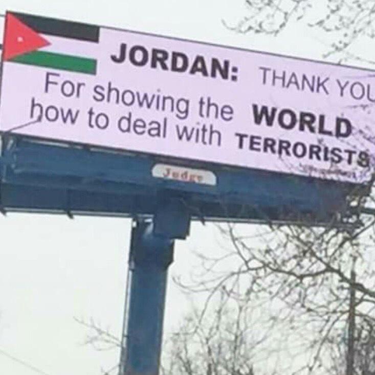 CloydRivers's tweet photo. A billboard in New Jersey...
Merica. http://t.co/pjlPvxymaI