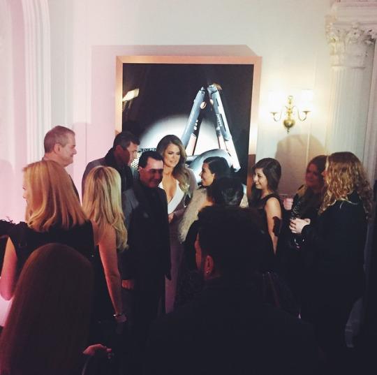 itsohsokhloe's tweet image. ellaceron: I was in the presence of angels tonight. #kbeautyhairFollow
