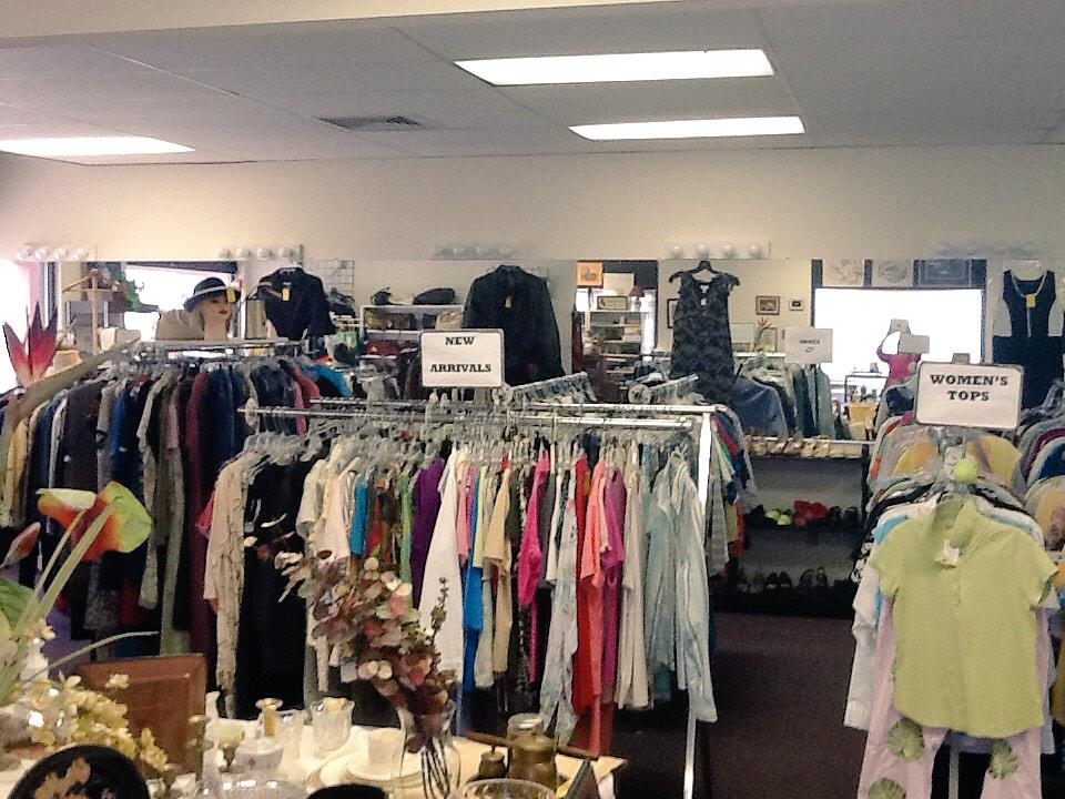 Homemakerthrift's tweet image. 1/2 price on white tag clothing!