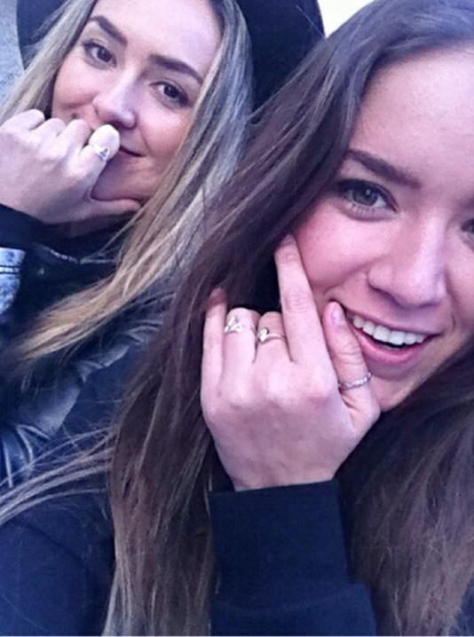 AllieFansMx's tweet photo. RT"@Alliemx: ¡De jurado con @aynesmx en #TheAFactor de la anáhuac del Norte con sus anillos http://t.co/agrzL9RPs5" http://t.co/MSNQQMSxA3
