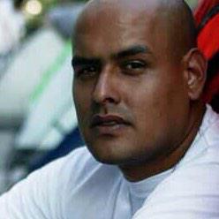 Todos apoyemos a <a href="/GerardoCarrero7/">Gerardo Carrero</a> colocando su foto de perfil. #CierrenLaTumba