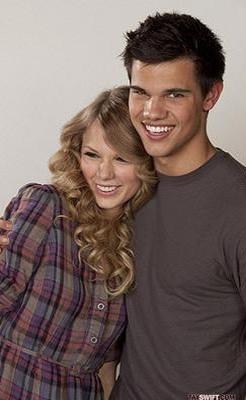 Elas são as mulheres mais sortudas do mundo, pq tiveram um cara como vc ao lado delas. Happy Bday Taylor Lautner 