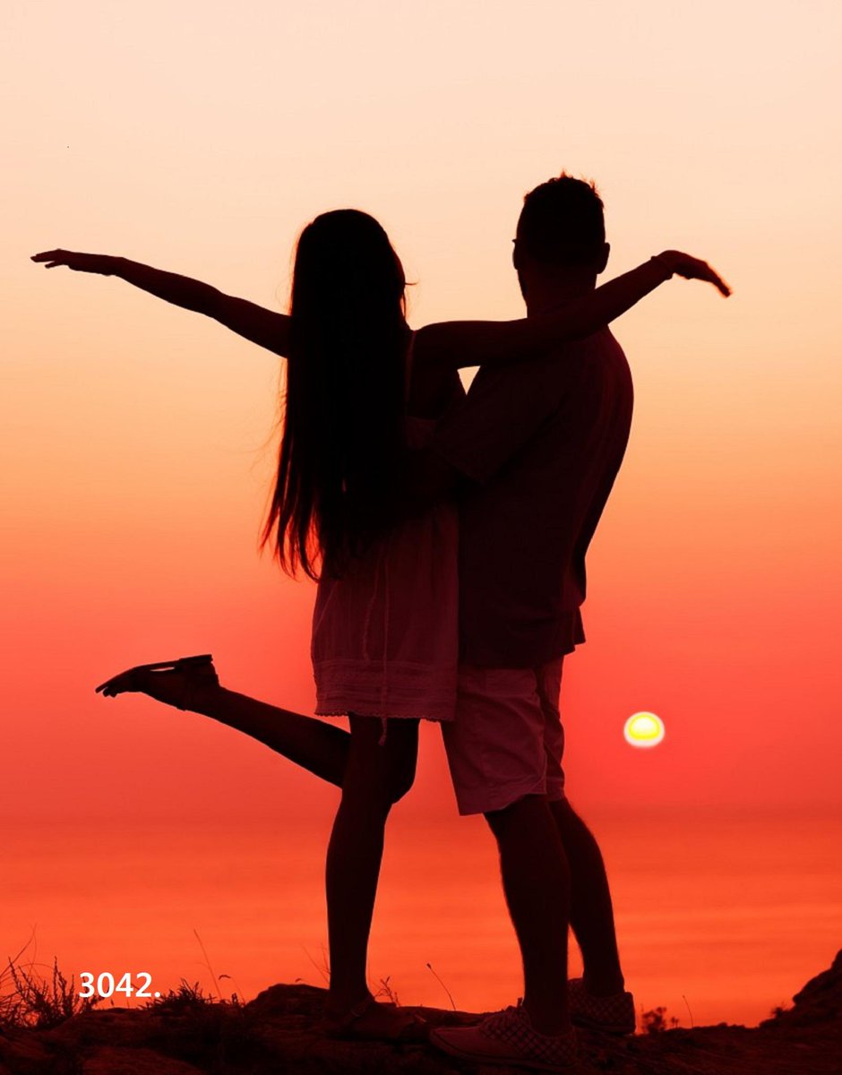 RT <a href="/eunmi999/">고은미</a>: 사랑은
둘이 마주보는 것이 아니고
둘이 함께
같은 방향을 바라보는 것이랍니다.

그 방향을 따라
다정하게 함께 가야 되구요.

이것이
두사람의 목표이자
행복이기도 하니까요.