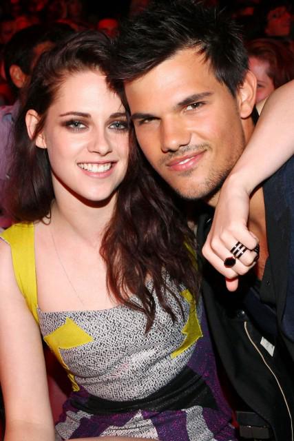 Kristen and Taylor. Melhor amizade forever ever Happy Bday Taylor Lautner 