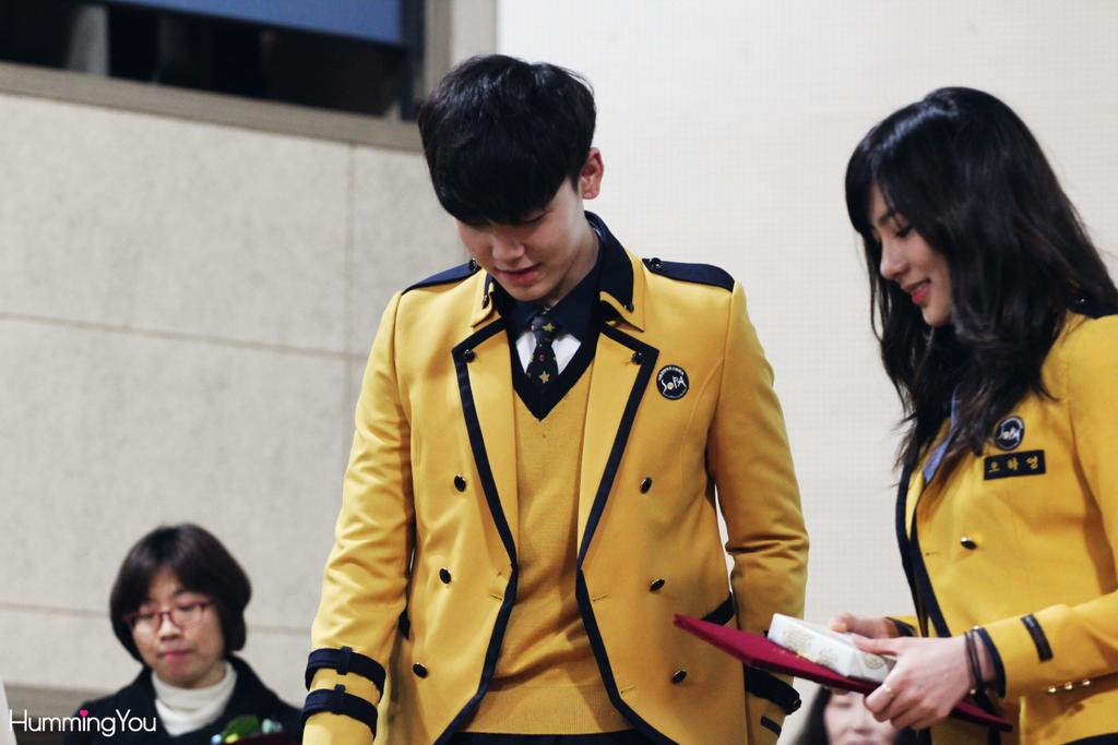 humming_you's tweet photo. 150211 서공예 졸업식 특별공로상 준홍이ㅠㅠ @ZELO96 http://t.co/QVX2OAYzYZ