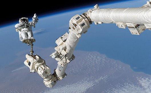 JusticeWillett's tweet photo. .@NASA really needs a "Resident Space Jurist" and I totally volunteer! #AstroJudge http://t.co/tGVQwfvKa6