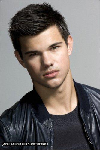 Happy Birthday Taylor Lautner!!       
