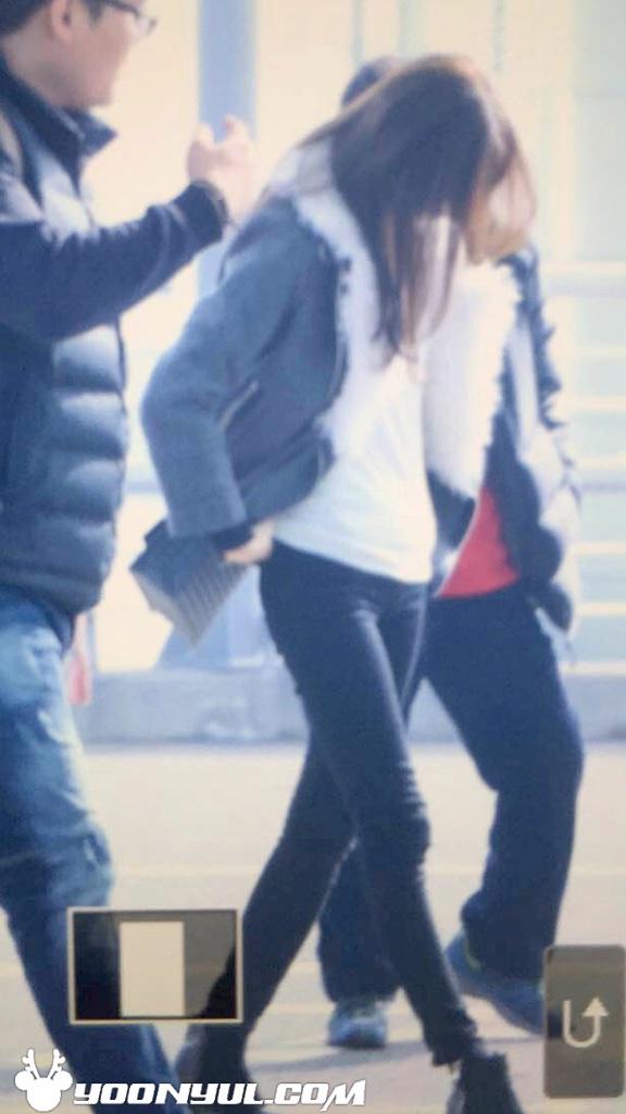 [PIC][11-02-2015]YoonA khởi hành đi Trung Quốc vào trưa nay B9iKllhIgAAds57
