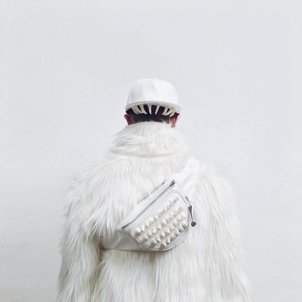OSaccessories's tweet photo. Fangs Cap and Incisor Belt Bag in white | http://t.co/wmm5IHiJGr http://t.co/X4uc7Z2J9q