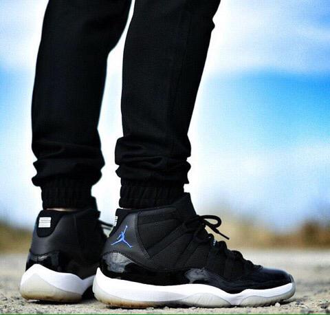shoe god tweet media