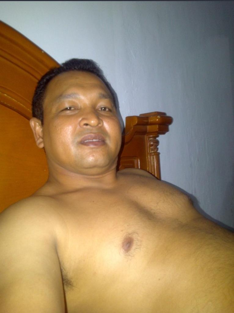 paman_bear's tweet photo. Masih mendung, bobok lagi aja yuk. http://t.co/x8ZtnDAq5Y