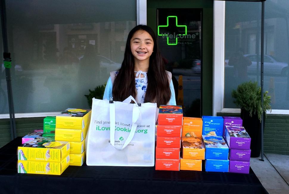 Girl Scout sets up cookie sales in front of SF pot dispensary for second year in a row. nbcbay.com/mOpT5DO