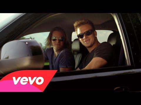 RanchKitchen's tweet image. Florida Georgia Line - Cruise vid.staged.com/Tv0n #westernbathroom #luxurybath