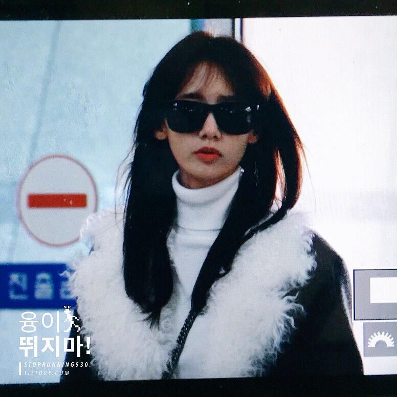 [PIC][11-02-2015]YoonA khởi hành đi Trung Quốc vào trưa nay B9icFztIcAAAsPe