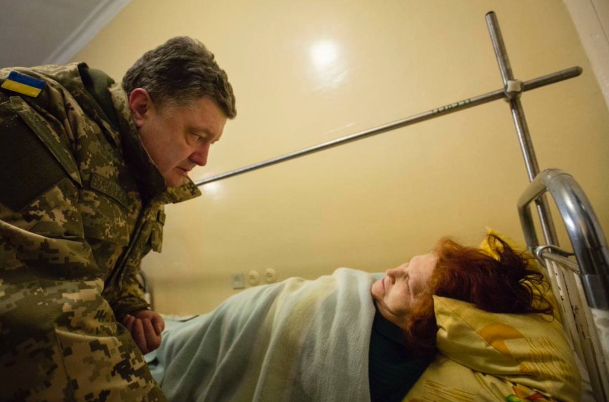 Порошенко перед Минском посетил обстрелянный ВС РФ Краматорск (фото) 