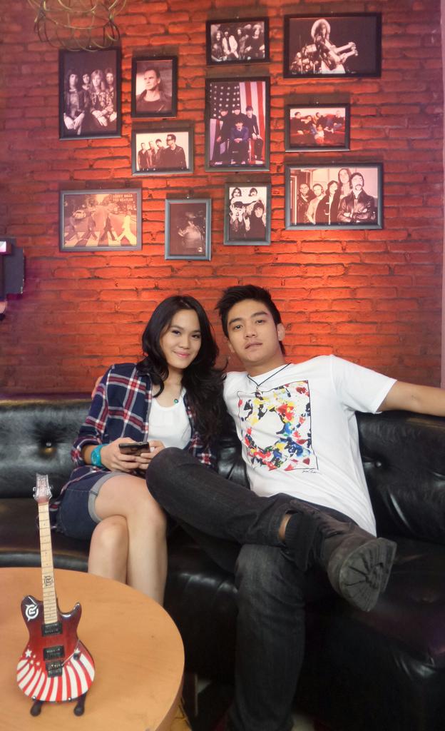 ssheinafiaz's tweet photo. Sore ini pk 3 pm @sherylsheinafia & @boywilliam @shaggydogjogja @breakoutnet #BreakoutNETShaggydog
@TicklesCafe http://t.co/VspIWTMznl