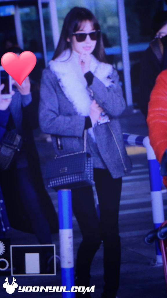 [PIC][11-02-2015]YoonA khởi hành đi Trung Quốc vào trưa nay B9jATjLIMAEvbrf