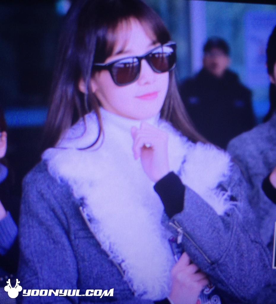 [PIC][11-02-2015]YoonA khởi hành đi Trung Quốc vào trưa nay B9jAd6RIUAAQHJT