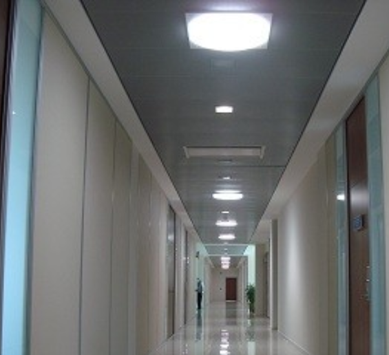 solarpathnsw's tweet image. #Daylightingsystems can transform any dark, damp workplace into an inviting, sun-filled and healthy environment.