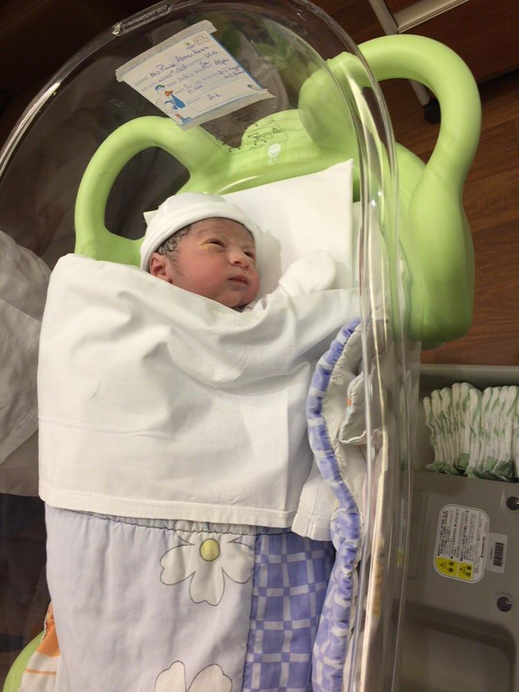 الف مبروك من #JarasScoop ولادة الطفل كارل طارق كرم
داعين الله ان يحفظه ويرعاه لوالديه <a href="/TareckKaram/">Tareck Karam</a> و <a href="/roubaelasmar/">Rouba El Asmar</a>