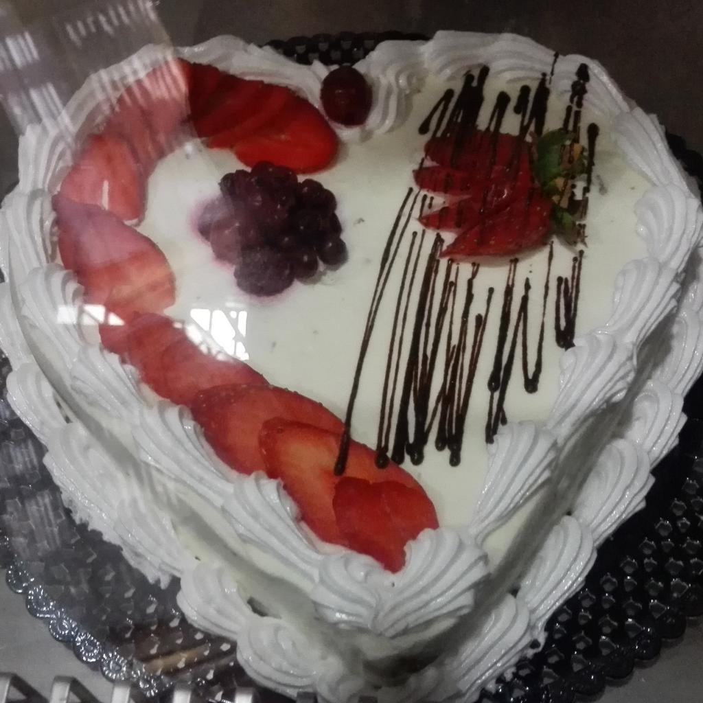 ArbitroCalvo's tweet photo. Tartas de san valentin  estamos enbla c/ sierra de Gredos http://t.co/ugd641soi3
