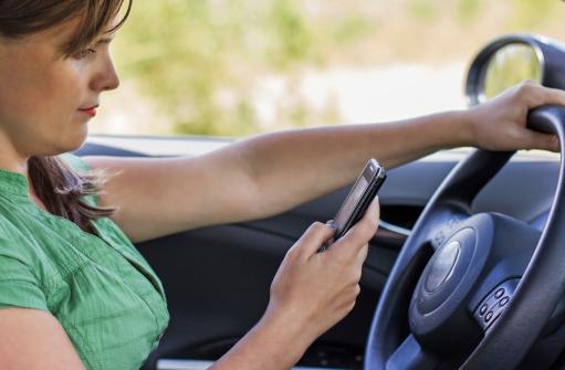 advocatehealth's tweet photo. 90 percent of parents drive distracted http://t.co/hUoPLA2OFE http://t.co/cEYz1s1cot