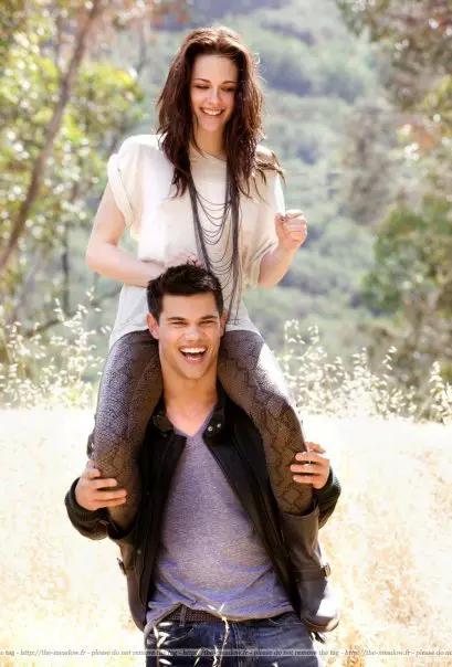 HAPPY BIRTHDAY TAYLOR LAUTNER 