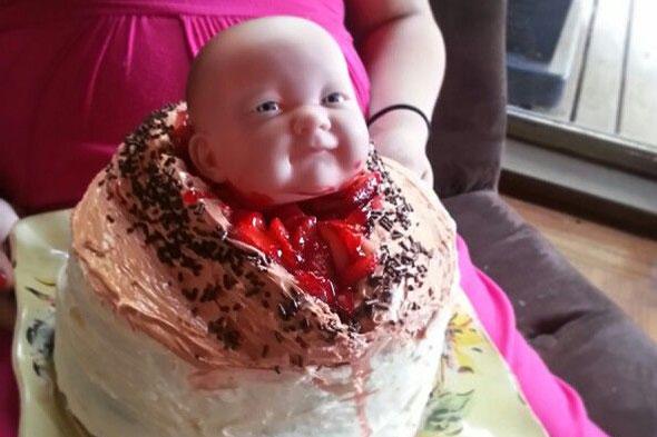 Magne Storøy on Twitter: "Mista lysten på kake....... #dåpskake http://t.co/CWwhSIByht http://t.co/M71qHK6Pst"