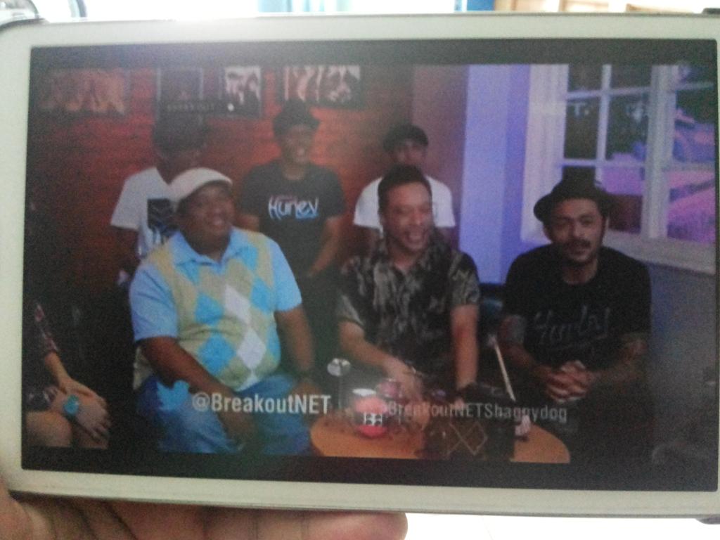 tommyapriando's tweet photo. Ayo di @netmediatama @NETtv_Channel ada @breakoutnet bersama @shaggydogjogja #BreakoutNETShaggydog http://t.co/KEckeNFQi2