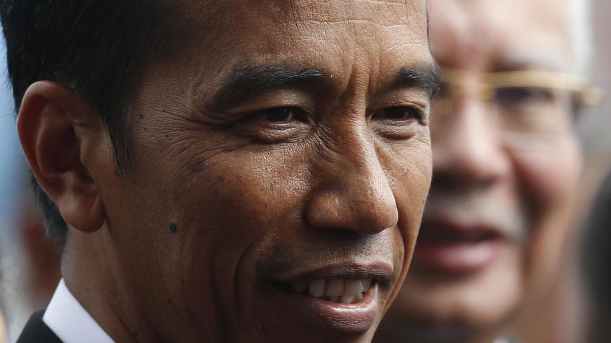 VIVAcoid's tweet photo. Jokowi Nyatakan Perang terhadap Narkoba http://t.co/uv9j17JXCf http://t.co/Dg3do78ZHH
