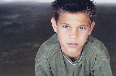 Can you believe this cute little face turned into a Hollywood heartthrob? Happy Birthday Taylor Lautner ;) 