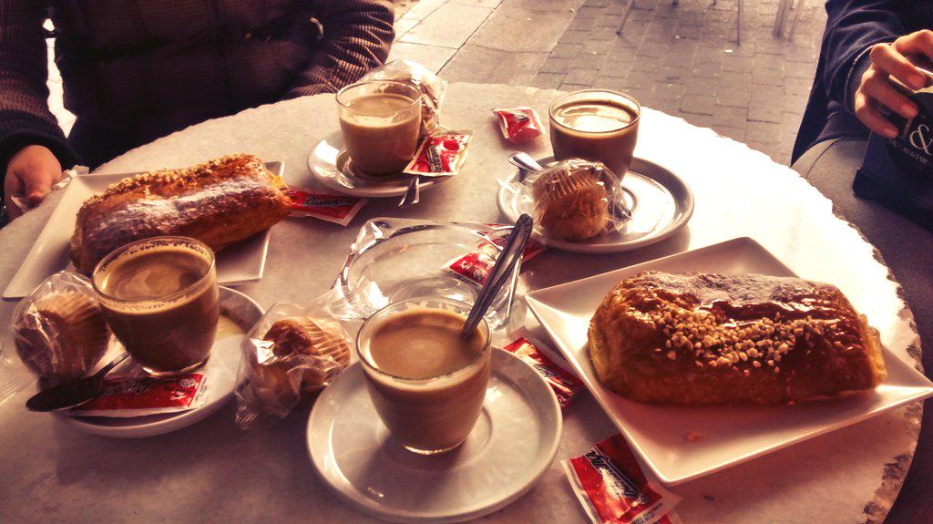 777Espadas's tweet photo. Despidiendo a nuestra kerida @annam1918 esperemos k nos eche de menoooos 😢😢😢 @pilarzarcero6 @mohapicon http://t.co/zA8bUG6Tcj