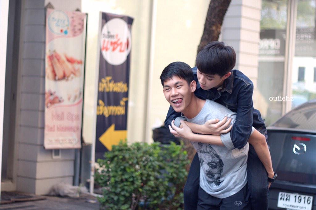 HAEOuii's tweet photo. โอ่ยยยยยยยย เซอร์วิสดีมากค่าาาา 😳 #LoveSickTheReality http://t.co/1aAMUlvr4B