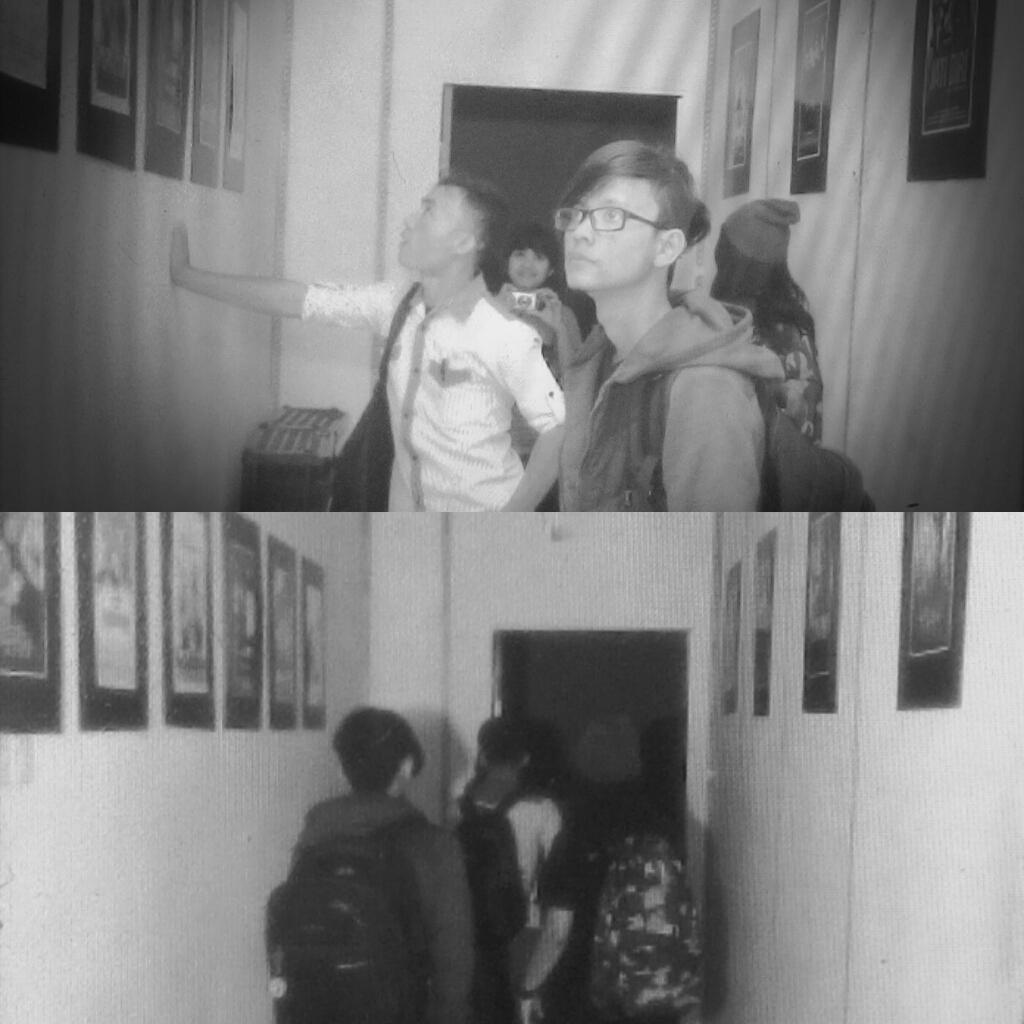 Ini lorong menuju ruang ilm dan di sebelahnya ada ruang animasi dan media interakrif,pengunjung sedang melihat karya