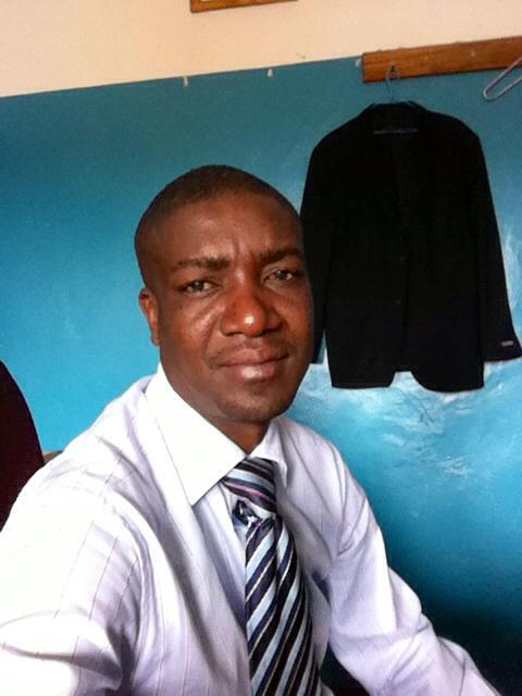 AmukeRay's tweet image. Office matters