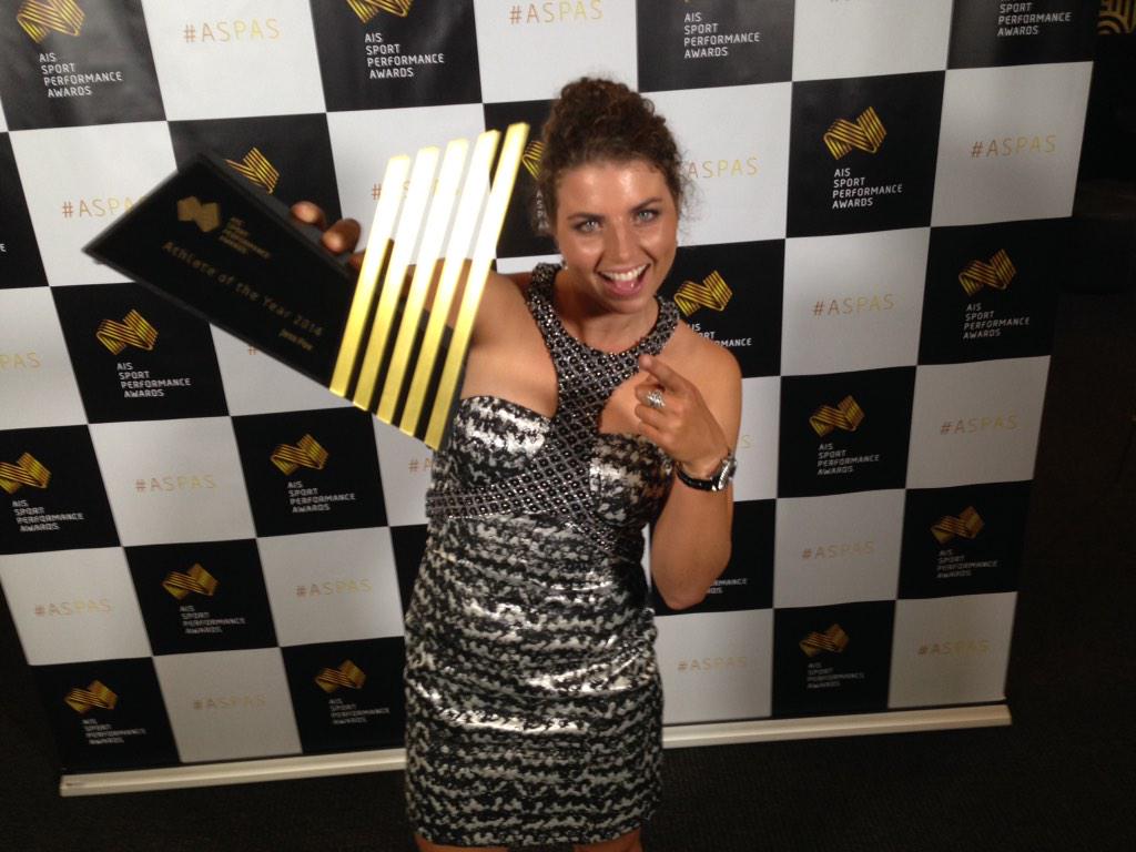 jessfoxcanoe's tweet photo. 2014 @Ausport Athlete of the Year!  Incredibly honoured and thankful for all the support.  #ASPAS #canoeslalom http://t.co/bkKQ4LV8sN
