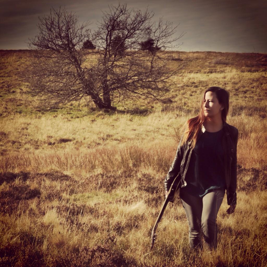 highvoltures's tweet image. #rock #girl #highvoltures #singer #guitar #shooting #kelly