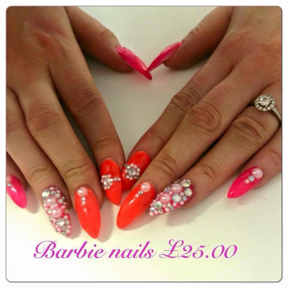 FlutLash's tweet photo. Barbieeee #barnsley http://t.co/PQCgVoTszr