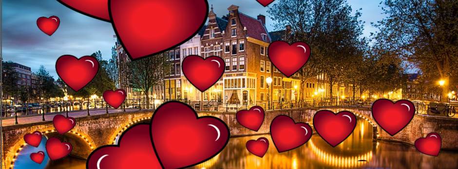Verras je Valentijn met een sparkelende dinnercruise door de Amsterdamse grachten! Meer info: on.fb.me/1KI3f5J