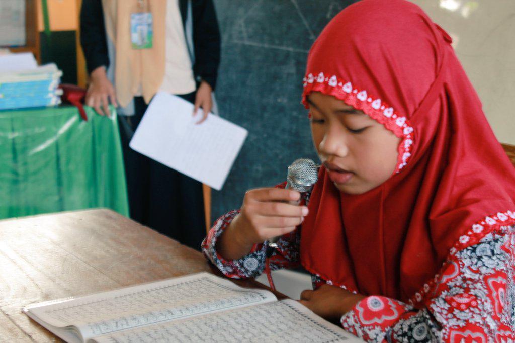 PGSD_UNISMUHMks's tweet photo. Lomba Tadarus antar SD Se-Kabupaten Bulukumba #BaksosHMJPGSD http://t.co/a894KEx5K8