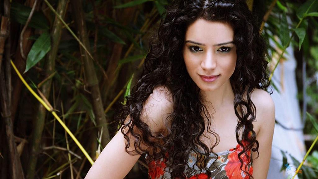 DramatizeTV's tweet photo. Sukirti Kandpal' new show to air on &amp;TV! #Dramatize http://t.co/qkcaNOnhWl @sukirti_FC @SukirtiNews @sukirtikandpal1 http://t.co/q9fz0uy2bV