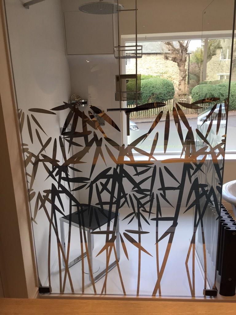 kitchenthinkUK's tweet photo. Not going to hide much with this shower screen! #mg http://t.co/thlWYVSkK5