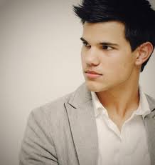 Happy Birthday Taylor Lautner        