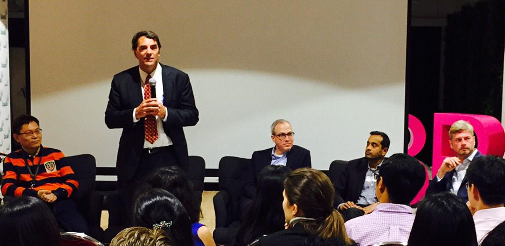 dougperis's tweet image. Welcome back to Singapore .@TimDraper Great session and great insights from you and your team this evening #comebash