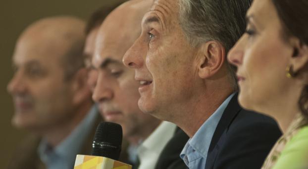 lacienradio's tweet photo. Michetti sigue ganando en la Ciudad http://t.co/bQrj6SiqV8 http://t.co/swvGsJiv3h
