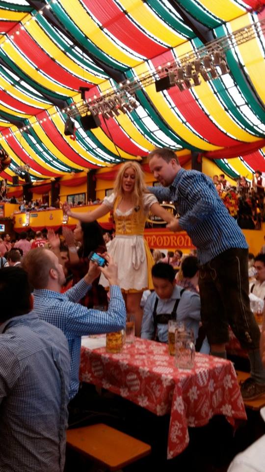 FunGlobalTrips's tweet image. Hippodrom #Munich #Oktoberfest!!!