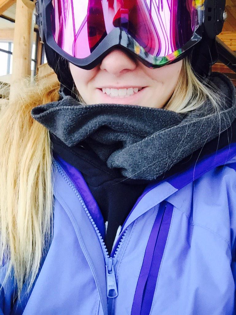 emlepine's tweet image. @newcountry94 #NewCountry94FGL tryingg again todayy🙏😍 #plzplzplz #ILUVFGL